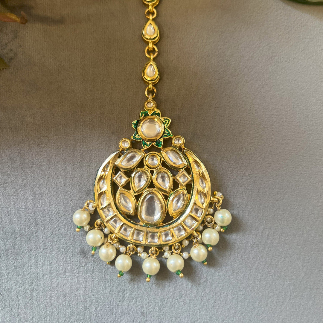 Muskaan Pearl and Polki Mangtikka