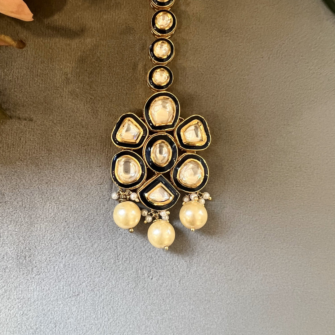 Smriti Pearl and Polki Mangtikka