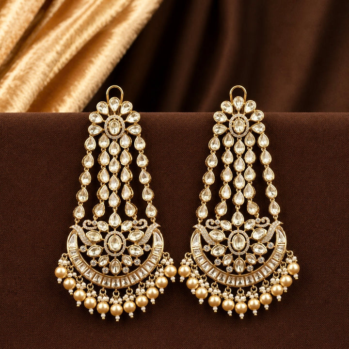 Inej Polki and Pearl Earrings