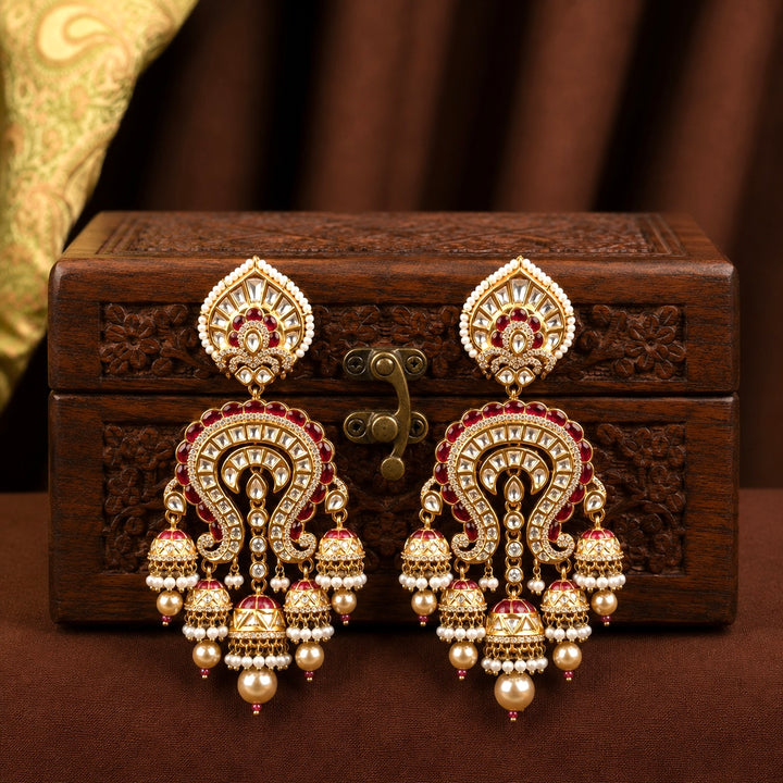 Suhana Polki and Pearl Earrings