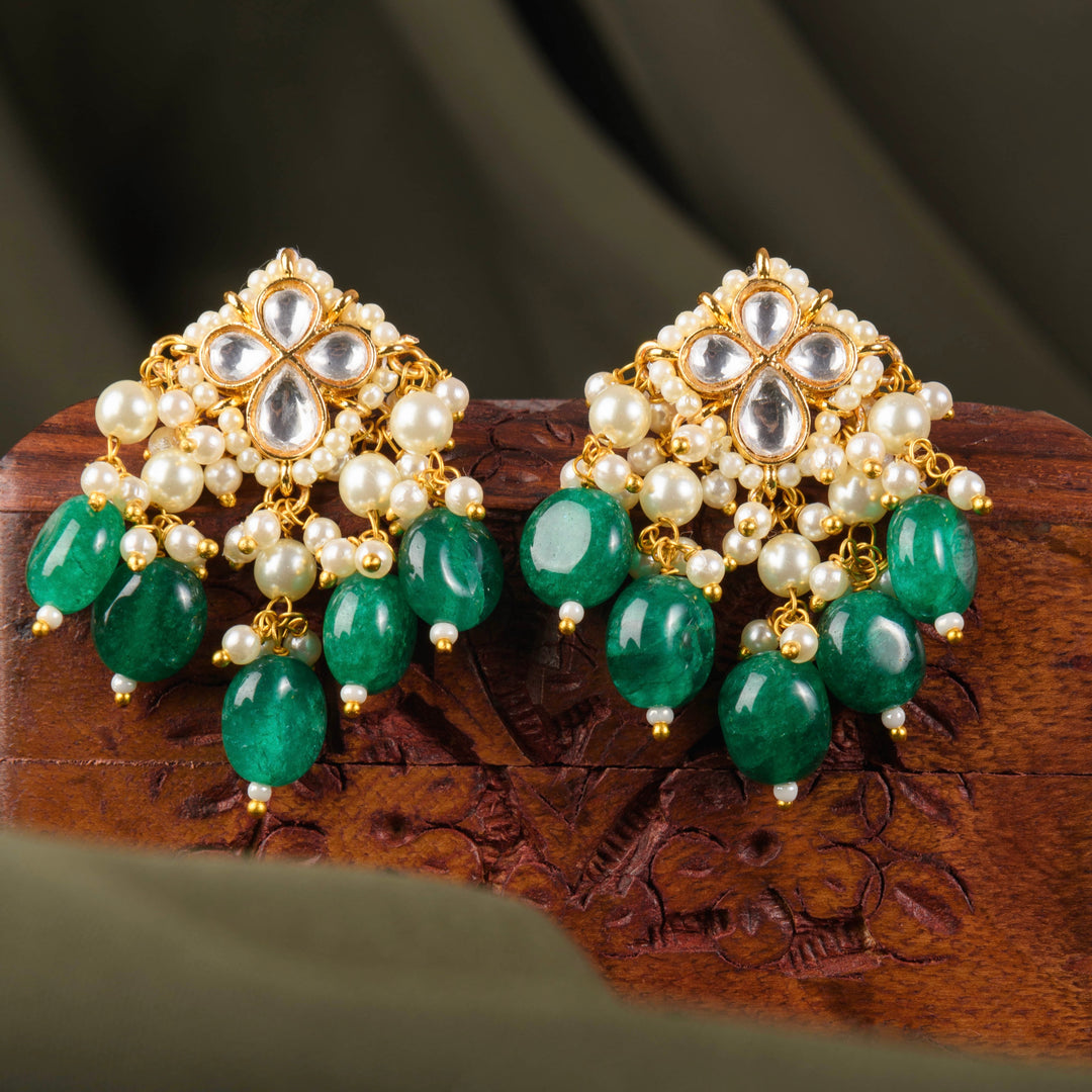 Namanshi Polki And Emerald Necklace Set