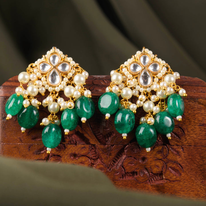 Namanshi Polki And Emerald Necklace Set