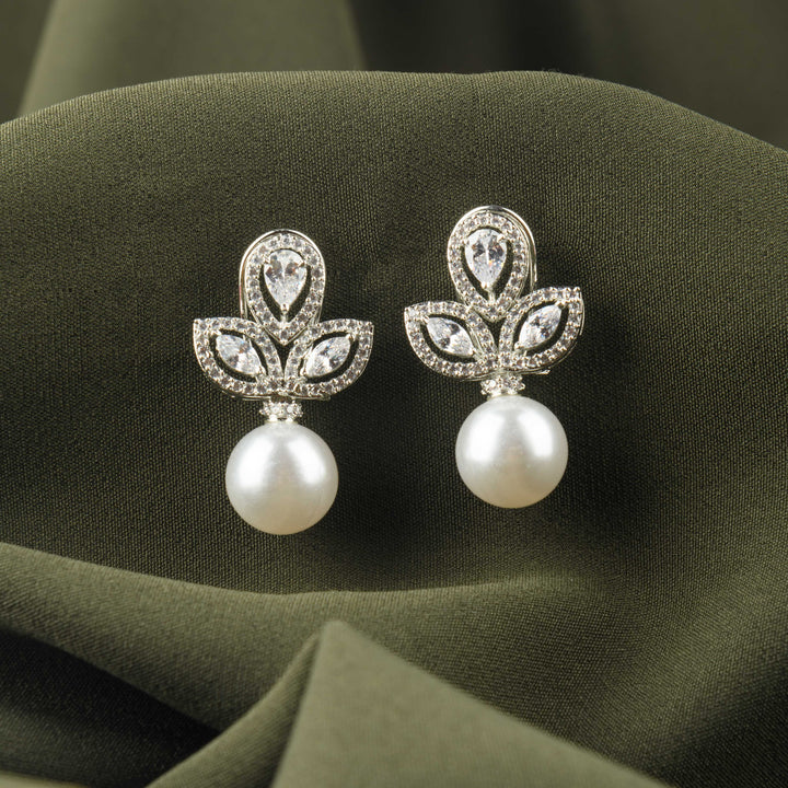 Vera Diamond And Pearl Studs