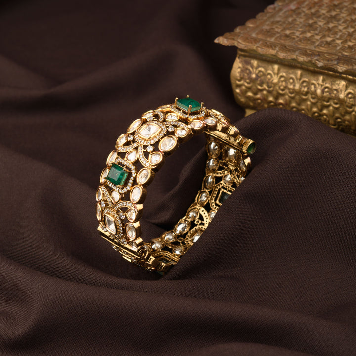 Tanusha Emerald Polki Kada