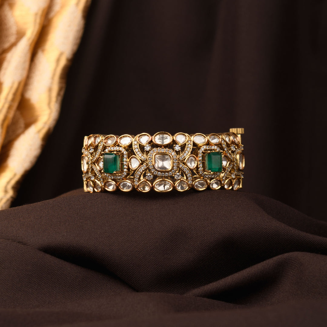 Tanusha Emerald Polki Kada