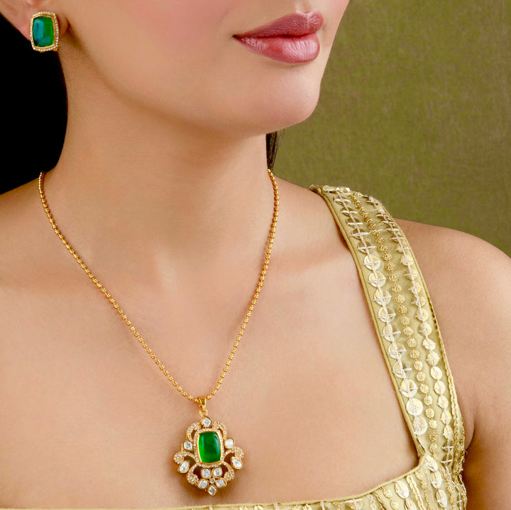 Charvi Pendant Necklace Set