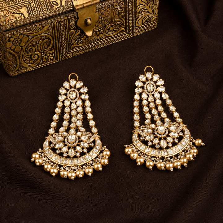 Inej Polki and Pearl Earrings