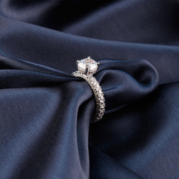 Fiora Diamond Ring