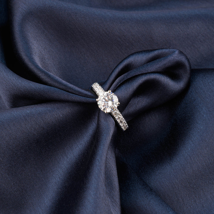 Fiora Diamond Ring
