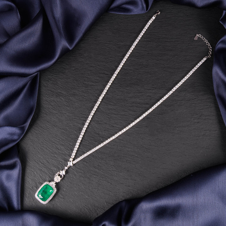 Julliet Emerald and Diamond Necklace Set