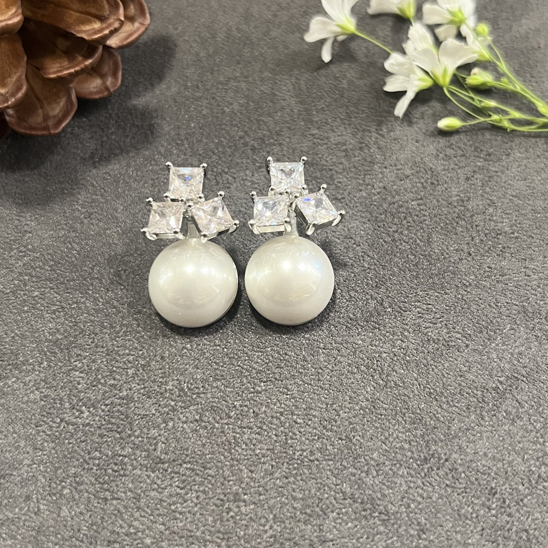 Ira Diamond Pearl Studs