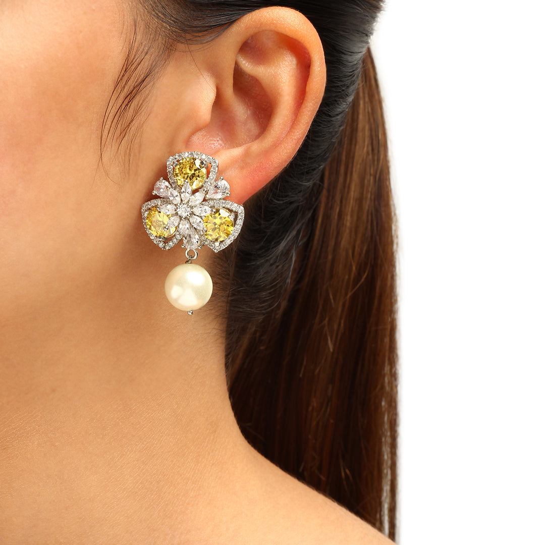 Elma Diamond Pearl Earrings