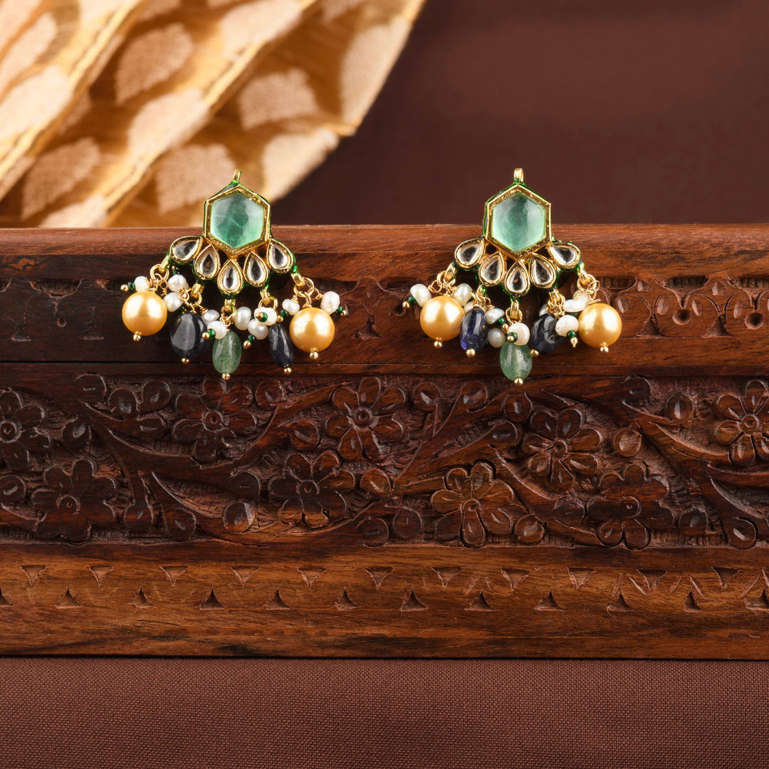 Sunehri Emerald Choker Set