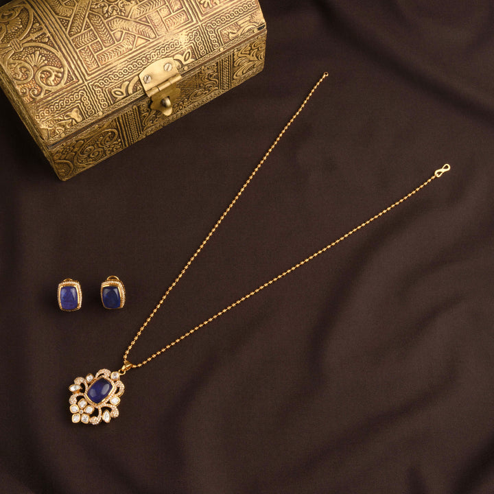 Charvi Pendant Necklace Set