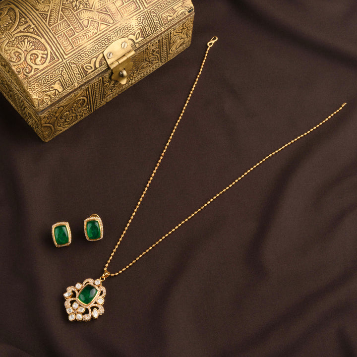 Charvi Pendant Necklace Set