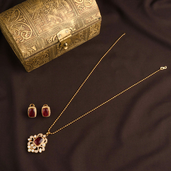 Charvi Pendant Necklace Set