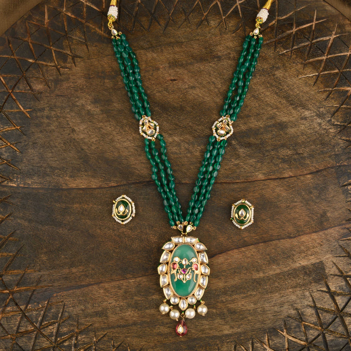 Navika Emerald Necklace Set
