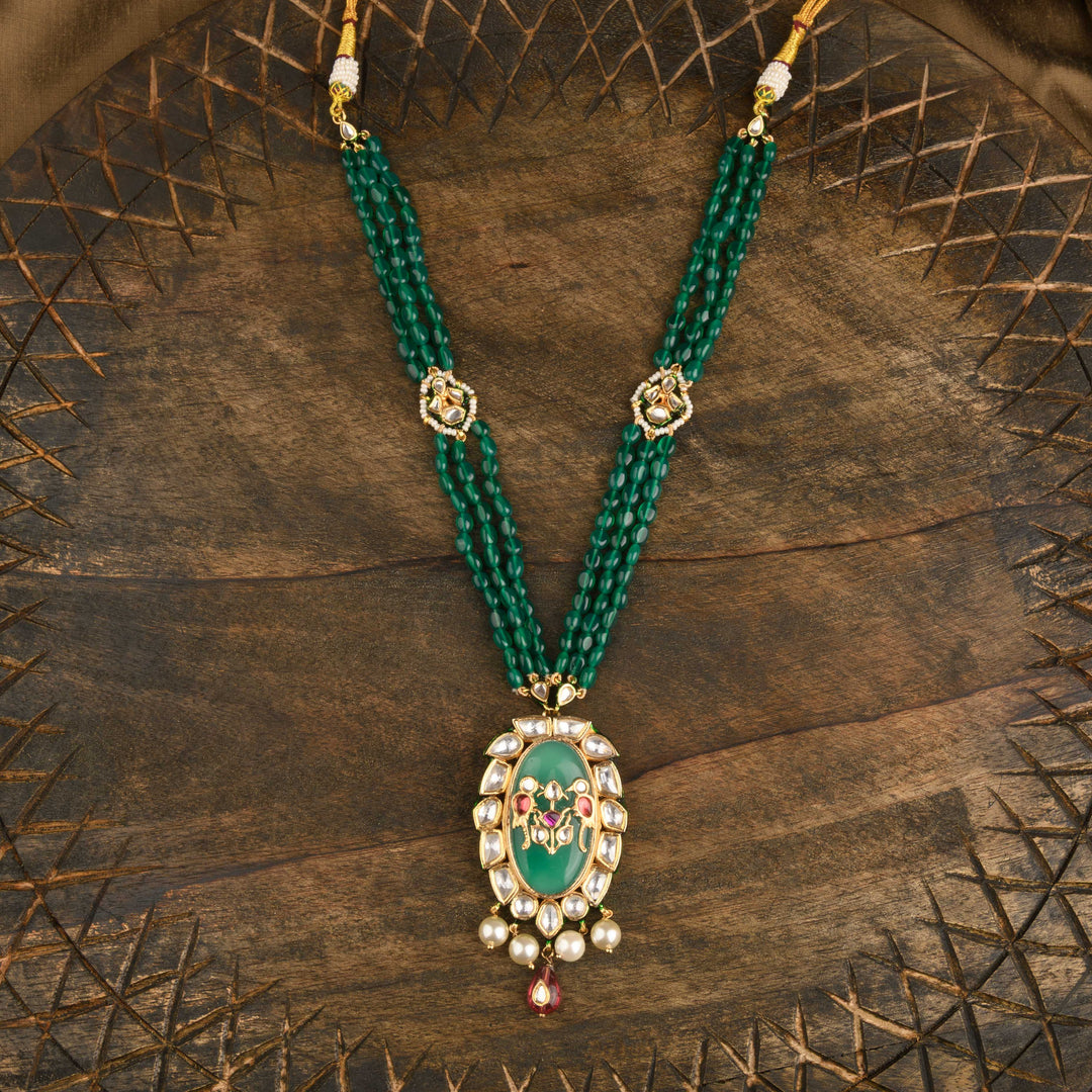 Navika Emerald Necklace Set