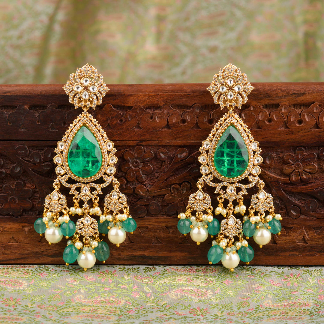 Ojasvi Emerald and Polki Necklace Set