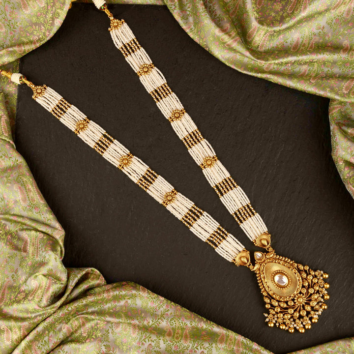 Shravya Pearl Necklace Set