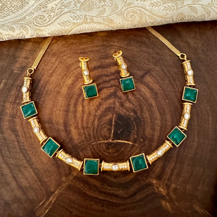 Aavani Doublet Necklace Set