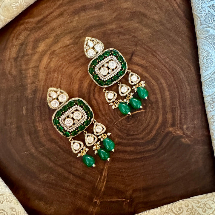 Mysha Emerald and Polki Necklace Set