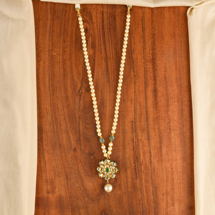 Vedika Pearl Pendant Set