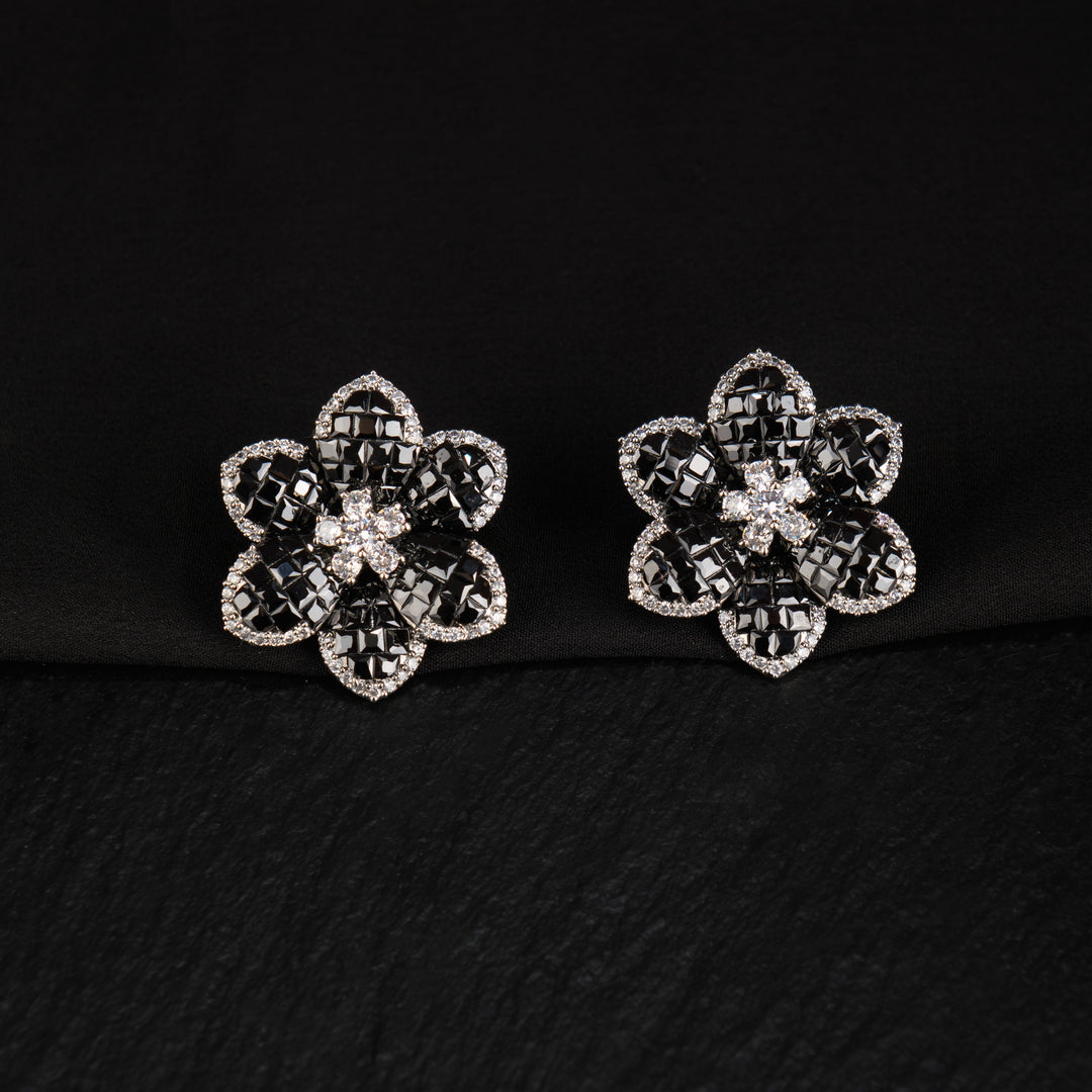 Eveline Flower Studs