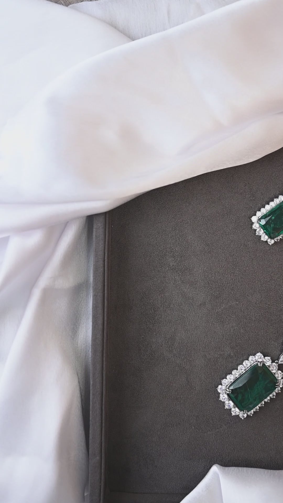 House of MISU in Harper Emerald And Diamond Necklace Set